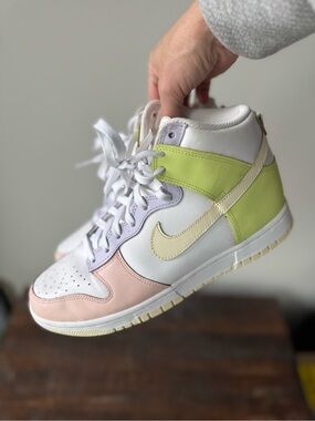 Nike Dunks High Cashmere Pastel Lemon Twist